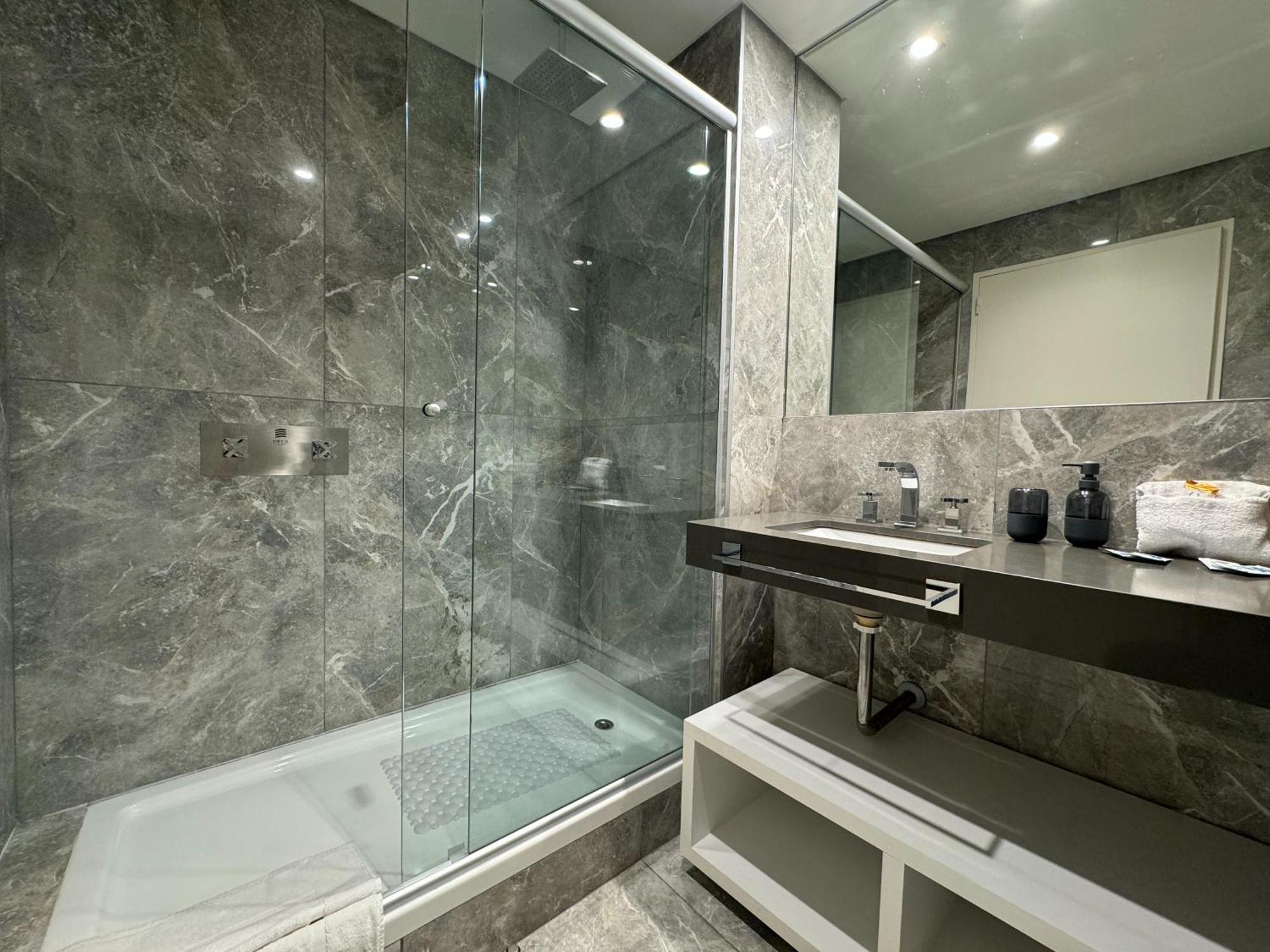 Estudio Moderno Exclusivo Deco Recoleta By Armani Casa Appartement